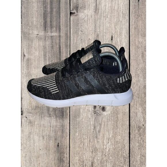 Adidas Swift Run Women's Size 8.5 Shoes Black Athletic Low Trainer Sneakers - Picture 3 of 9